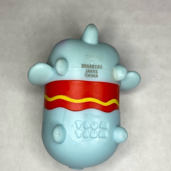 Disney Tsum Tsum Dumbo 2" Vinyl Stackable Figure Large - Picture 3 of 5